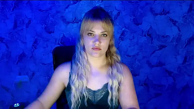 Snapshot of nika_gold1 chatting on July 8, 2026, 5:17 pm nika gold1 online show from July 8, 2026, 5:17 pm