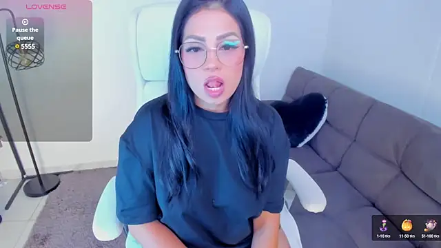 Snapshot of dominique21_ chatting on February 27, 2025, 4:09 am dominique21 online show from February 27, 2025, 4:09 am