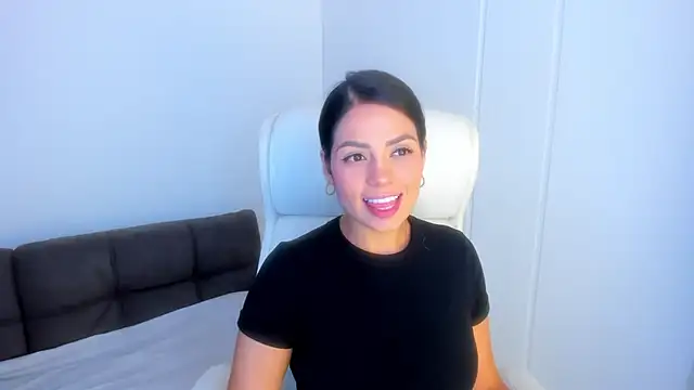 Snapshot of dominique21_ chatting on October 8, 2025, 3:48 am dominique21 online show from October 8, 2025, 3:48 am