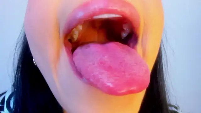 Snapshot of dominique21_ chatting on October 21, 2025, 11:38 pm dominique21 online show from October 21, 2025, 11:38 pm