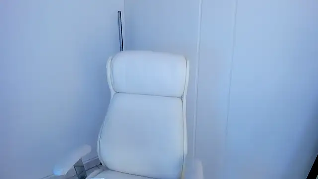 Snapshot of dominique21_ chatting on October 30, 2025, 11:49 pm dominique21 online show from October 30, 2025, 11:49 pm