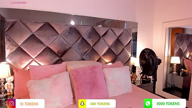 sofhiaa adaams online show from March 8, 2025, 5:43 pm