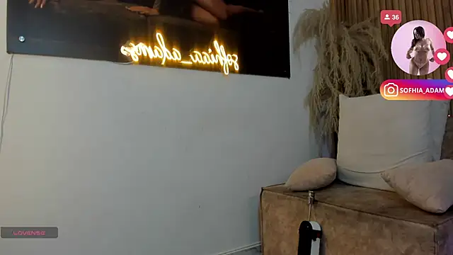 sofhiaa adaams online show from April 12, 2026, 8:14 pm