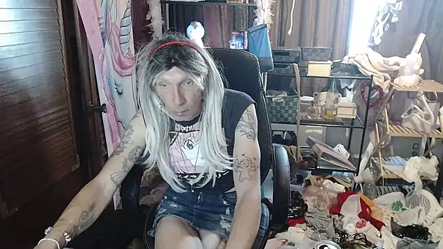 Ombeline1 online show from September 8, 2025, 4:06 pm