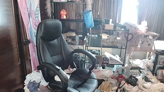 Ombeline1 online show from September 21, 2025, 1:02 pm