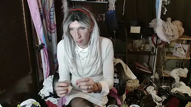 Ombeline1 online show from September 27, 2025, 5:51 pm