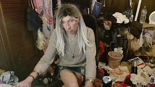 Ombeline1 online show from January 6, 2026, 6:00 pm