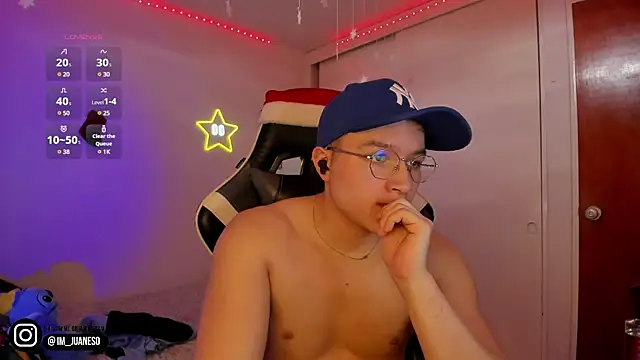 AustinSummerr online show from December 10, 2024, 5:22 pm