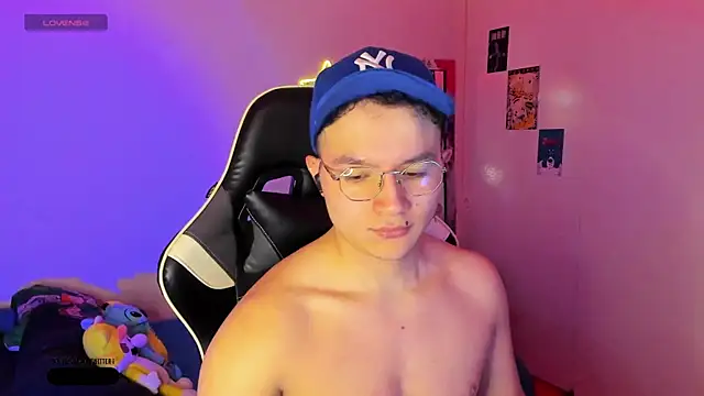 AustinSummerr online show from January 7, 2025, 12:52 pm