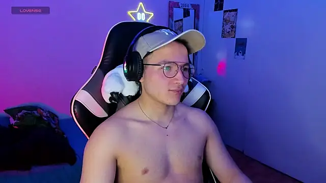 AustinSummerr online show from January 17, 2025, 1:35 pm