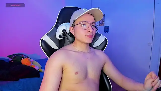 AustinSummerr online show from January 17, 2025, 4:36 pm