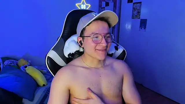 AustinSummerr online show from January 27, 2025, 1:19 pm