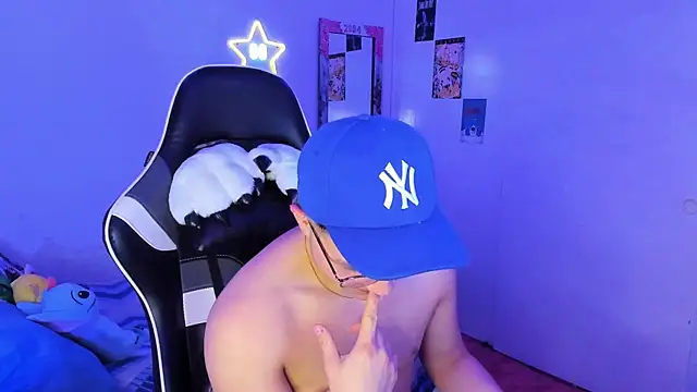 AustinSummerr online show from January 31, 2025, 1:02 pm