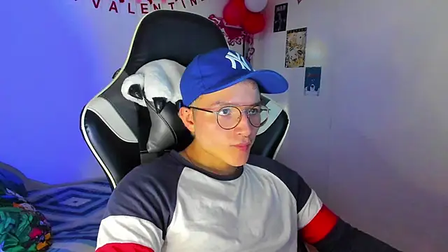 AustinSummerr online show from February 10, 2025, 3:53 pm