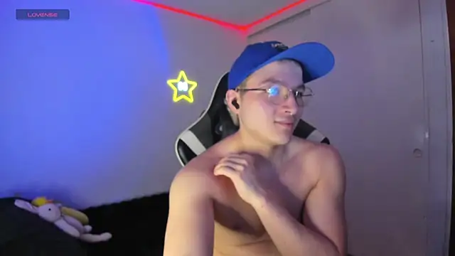 AustinSummerr online show from March 11, 2025, 4:40 pm