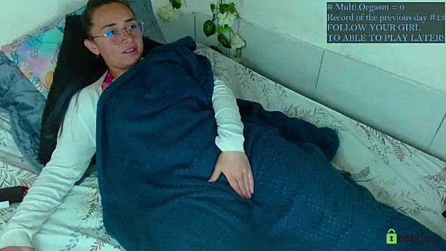 Hot Candy  online show from May 15, 2026, 2:07 am