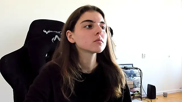 emmamurrr online show from September 9, 2025, 9:53 am