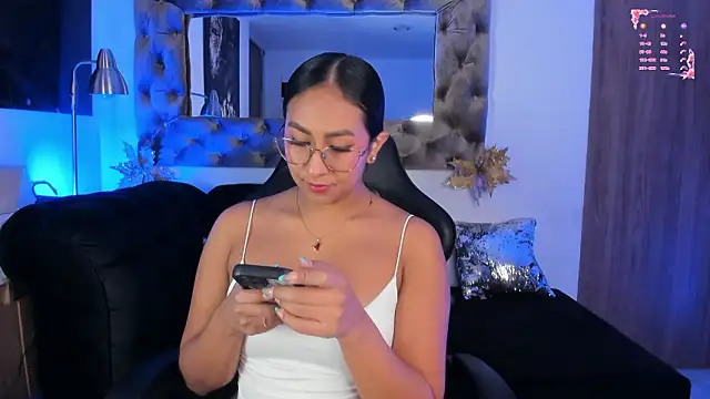 AmelyaMann online show from January 14, 2026, 2:01 pm