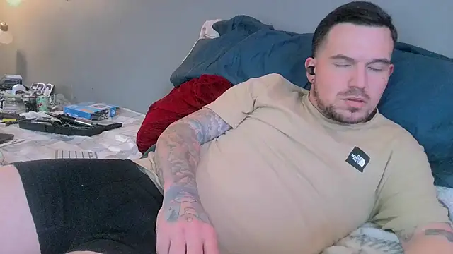 Snapshot of bigcocktat2dude603 chatting on January 3, 2025, 4:06 pm bigcocktat2dude603 online show from January 3, 2025, 4:06 pm