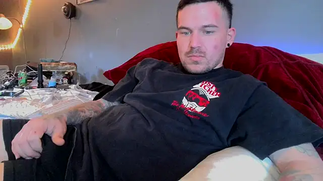 Snapshot of bigcocktat2dude603 chatting on March 7, 2025, 8:44 pm bigcocktat2dude603 online show from March 7, 2025, 8:44 pm