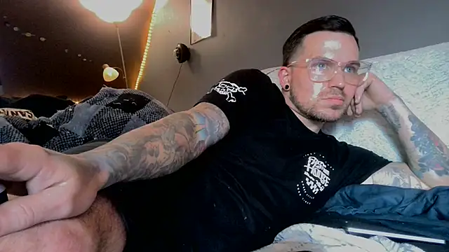 Snapshot of bigcocktat2dude603 chatting on March 21, 2025, 8:18 pm bigcocktat2dude603 online show from March 21, 2025, 8:18 pm