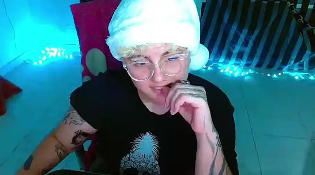 Snapshot of isabeautyx19 chatting on December 9, 2024, 11:34 pm isabeautyx19 online show from December 9, 2024, 11:34 pm