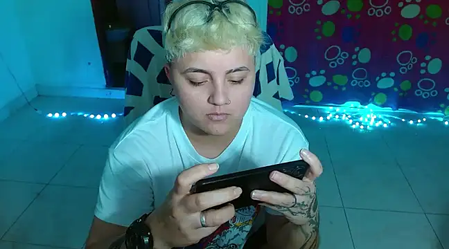 Snapshot of isabeautyx19 chatting on December 15, 2024, 1:13 am isabeautyx19 online show from December 15, 2024, 1:13 am