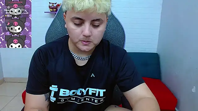 Snapshot of isabeautyx19 chatting on December 19, 2024, 5:08 pm isabeautyx19 online show from December 19, 2024, 5:08 pm