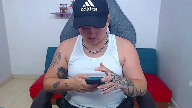 Snapshot of isabeautyx19 chatting on January 28, 2025, 1:27 pm isabeautyx19 online show from January 28, 2025, 1:27 pm