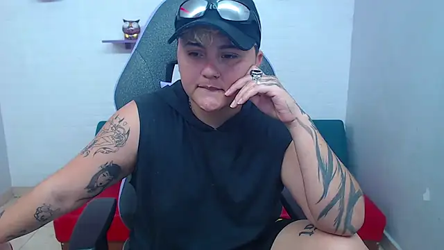 Snapshot of isabeautyx19 chatting on February 1, 2025, 1:55 am isabeautyx19 online show from February 1, 2025, 1:55 am