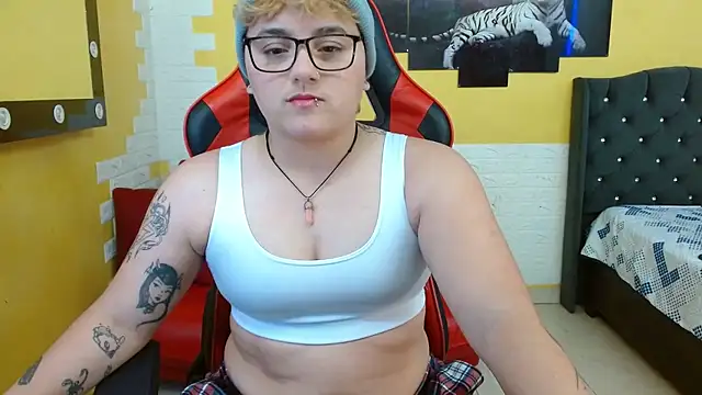 Snapshot of isabeautyx19 chatting on September 12, 2025, 3:01 pm isabeautyx19 online show from September 12, 2025, 3:01 pm