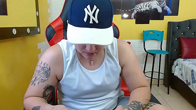 Snapshot of isabeautyx19 chatting on September 14, 2025, 5:06 am isabeautyx19 online show from September 14, 2025, 5:06 am