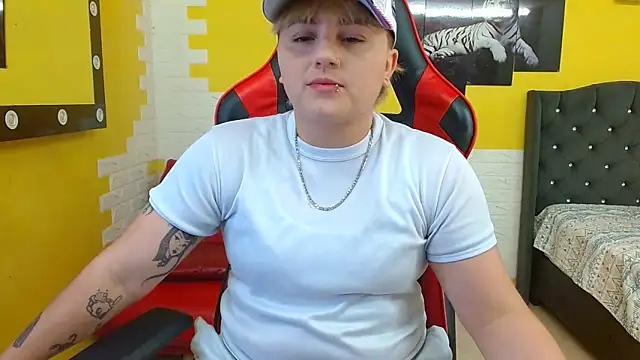 isabeautyx19 online show from September 30, 2025, 1:54 am