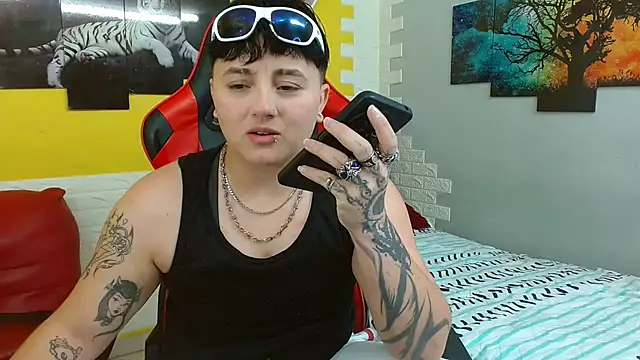 isabeautyx19 online show from October 27, 2025, 3:10 am