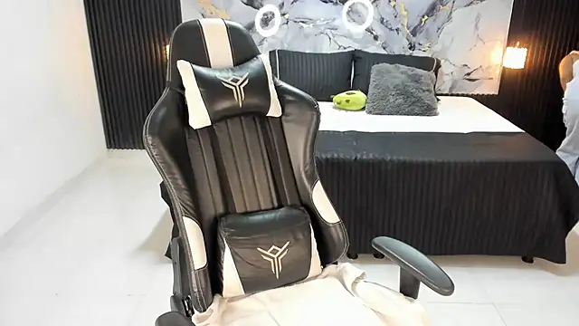 Ivy 16 online show from February 19, 2025, 12:00 pm