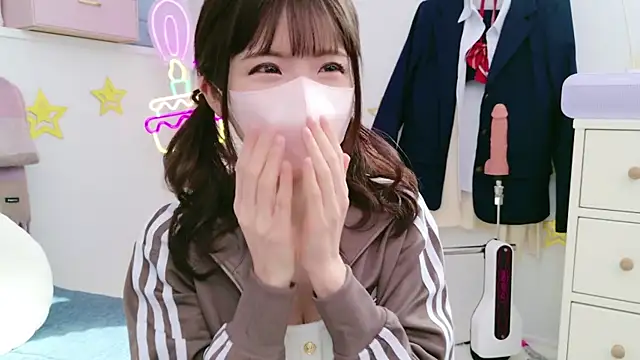 -minami- online show from February 2, 2025, 3:43 am