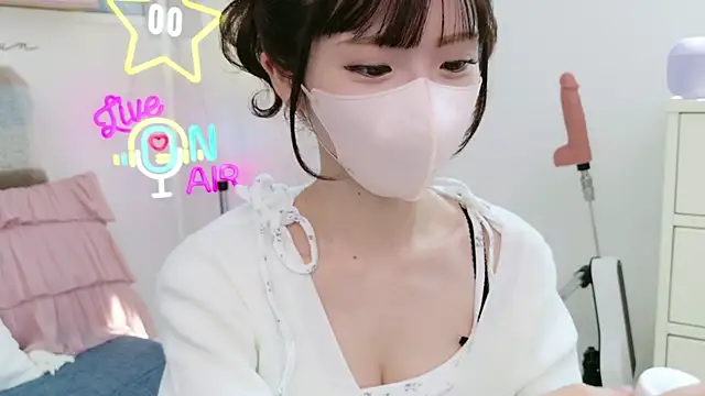 -minami- online show from March 9, 2025, 3:43 am