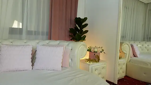NinaCrystal1 online show from July 14, 2026, 7:46 am