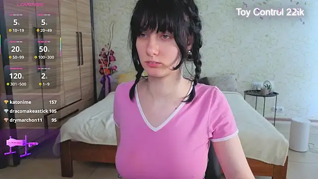 JulisSweet online show from May 16, 2026, 10:47 am