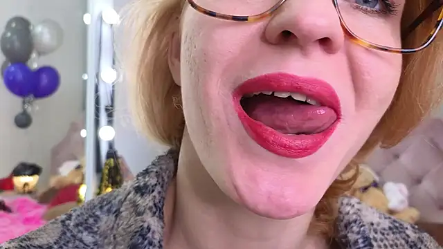 SquirtyAlisa online show from October 28, 2025, 8:33 pm