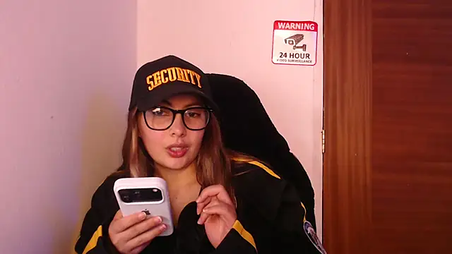 lalawhitte online show from March 25, 2026, 8:26 pm