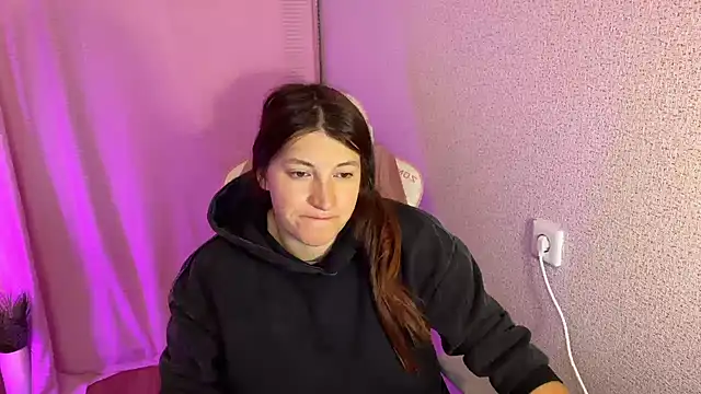 Katrin  kiss online show from October 16, 2025, 1:45 pm