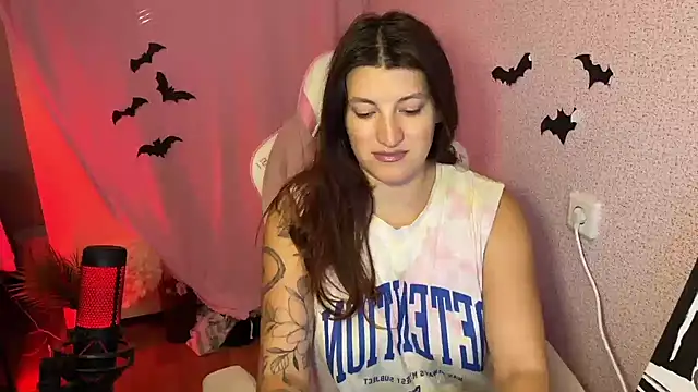 Katrin  kiss online show from November 1, 2025, 2:19 pm