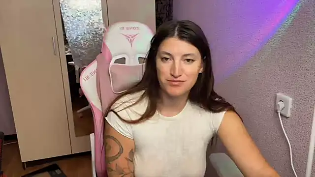 Snapshot of Katrin__kiss chatting on June 23, 2026, 7:34 pm Katrin kiss online show from June 23, 2026, 7:34 pm