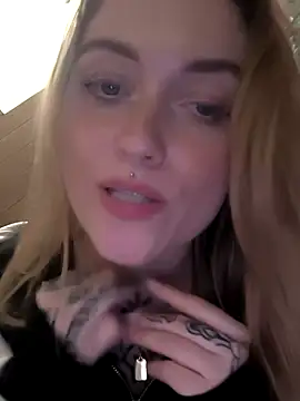 Goldloeckchen159 online show from December 17, 2025, 11:22 pm