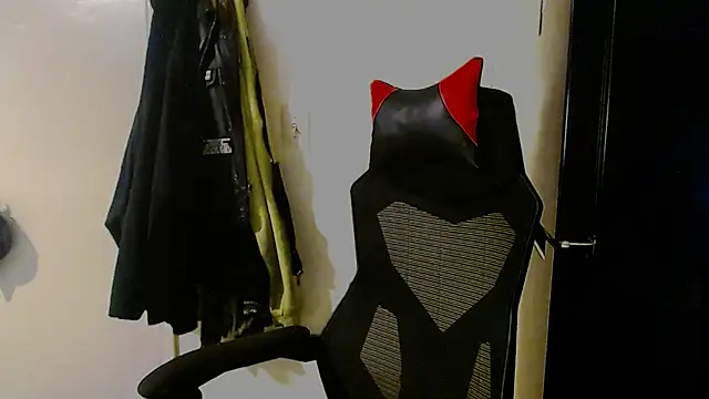 KrazyLegz online show from December 7, 2024, 4:58 pm