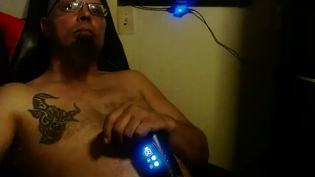 KrazyLegz online show from February 2, 2025, 8:51 pm