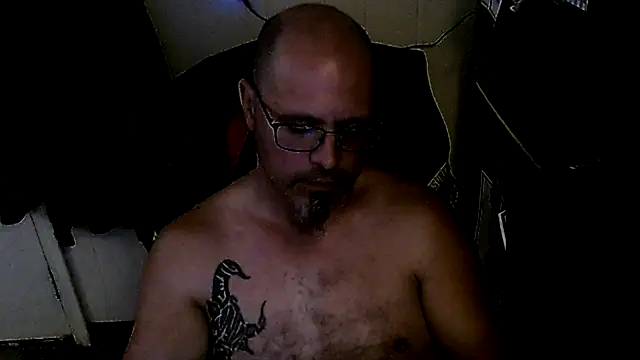 KrazyLegz online show from October 26, 2025, 5:41 pm