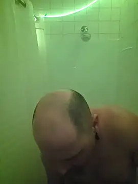 KrazyLegz online show from February 18, 2026, 3:02 am