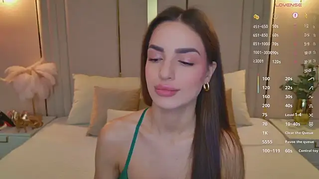 BellaHalles online show from February 13, 2026, 5:47 am